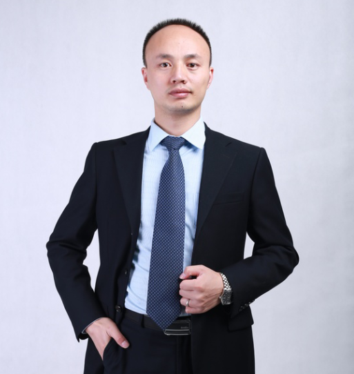 黄东兴